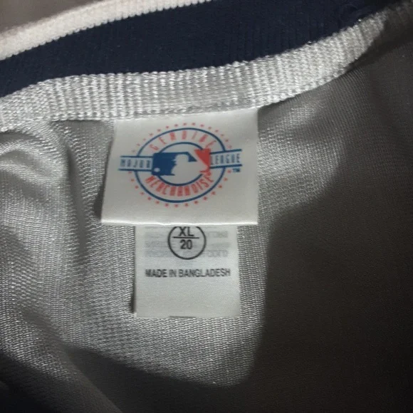 Shirt - Picture 4 of 4